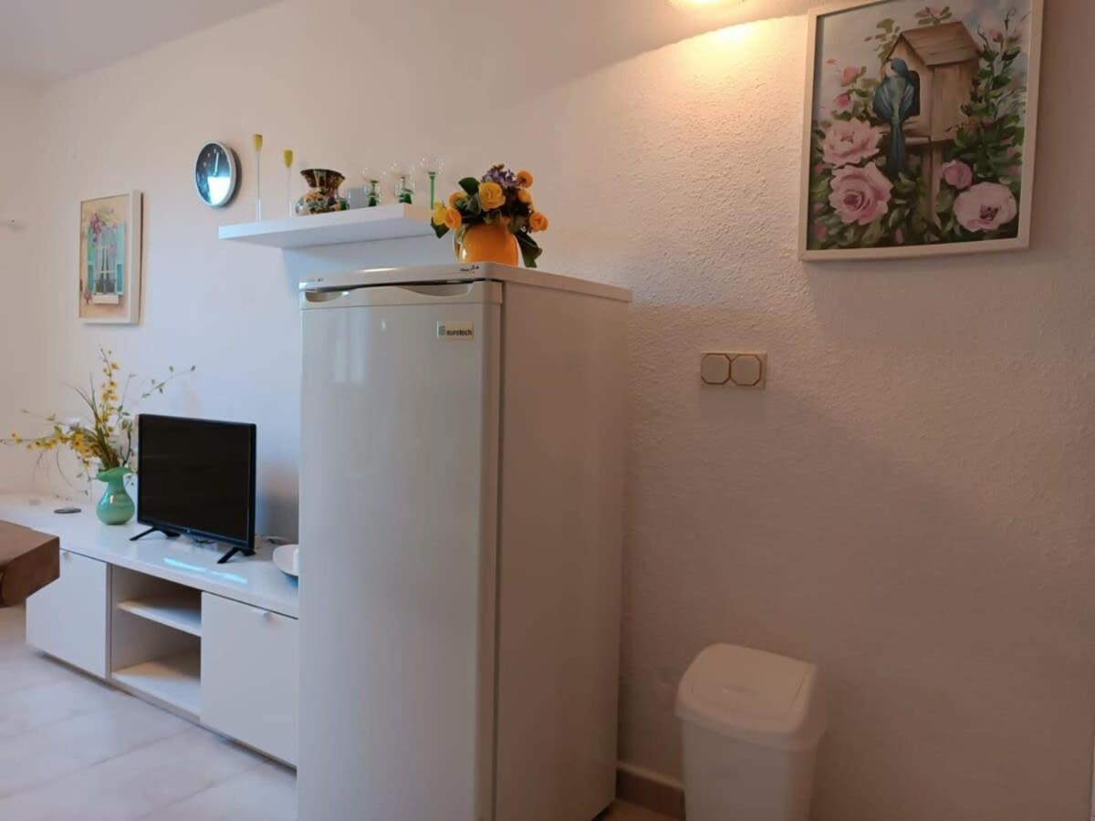Quaint Ground Floor Apartment With Pool Lb1 Torrevieja Kültér fotó